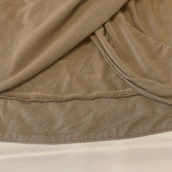 Express Twist Front Relaxed Long Sleeve Tee (size L) - Picture 7 of 8